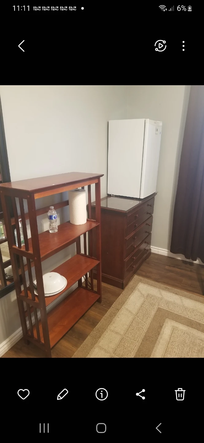 Quiet Room, aug 1st, month to month, near Bramalea City centre - photo 2