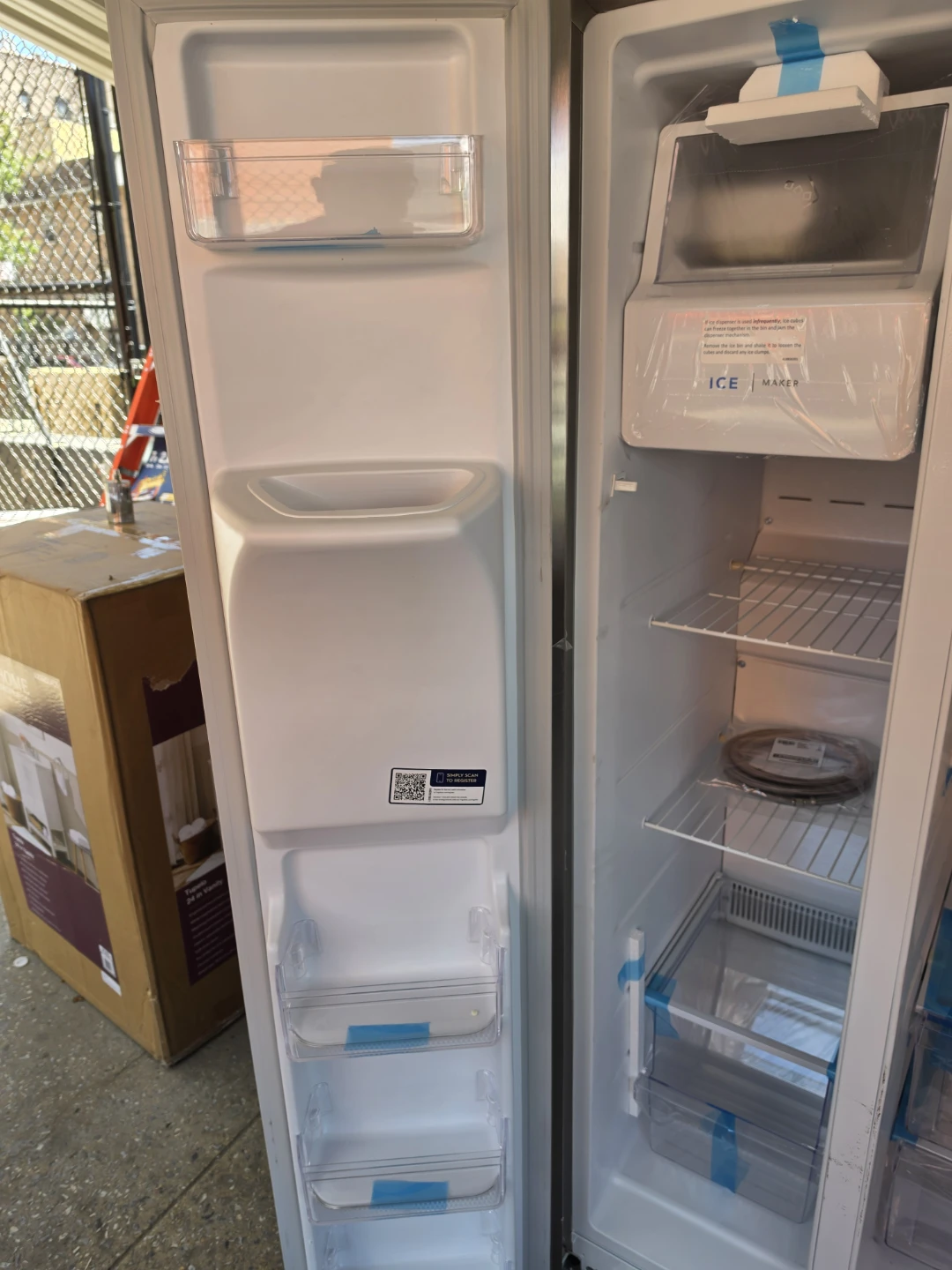 New Frigidaire 36in Stainless steel side x side fridge - photo 4