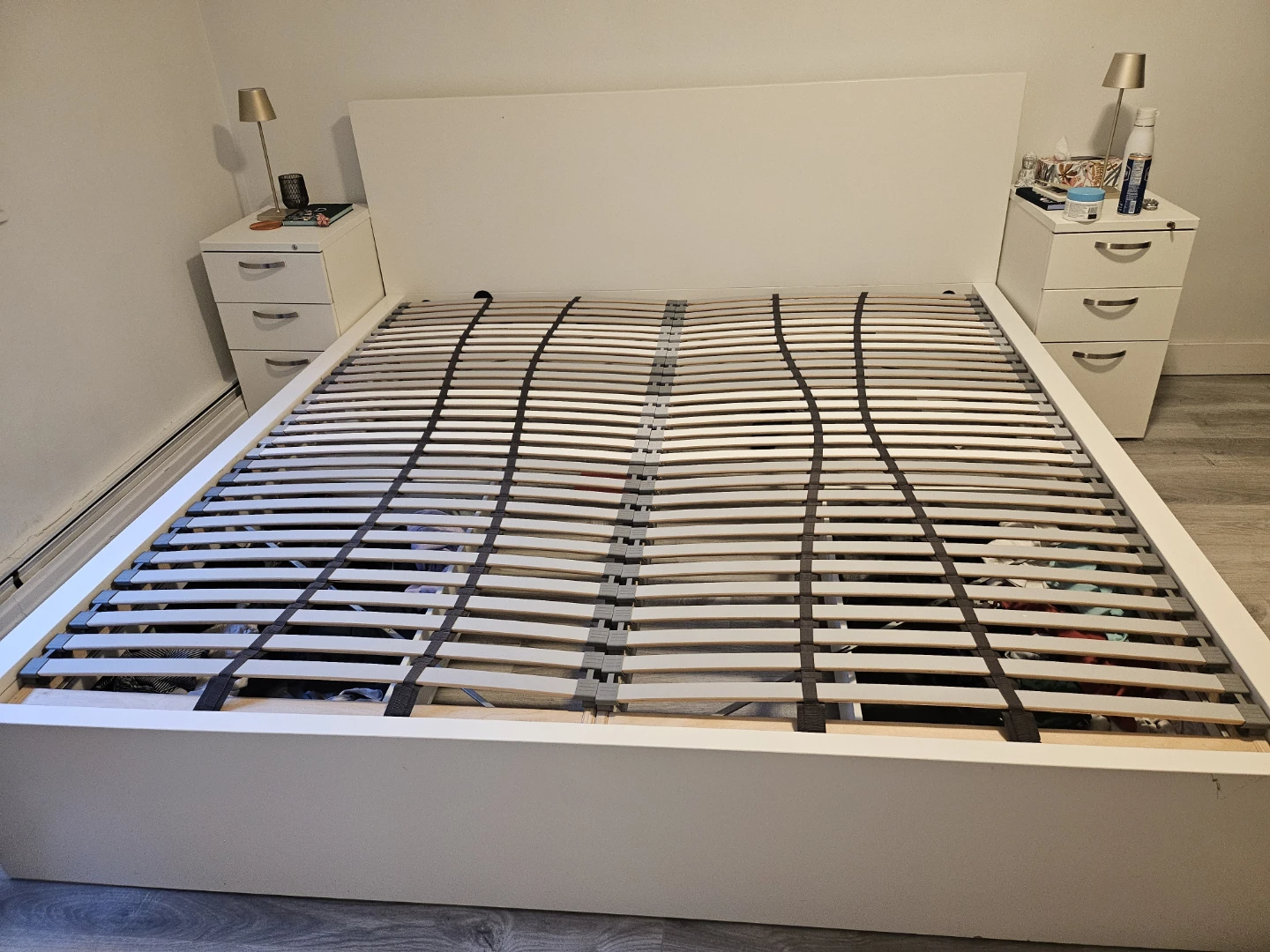 White king Bed Frame+Mattress