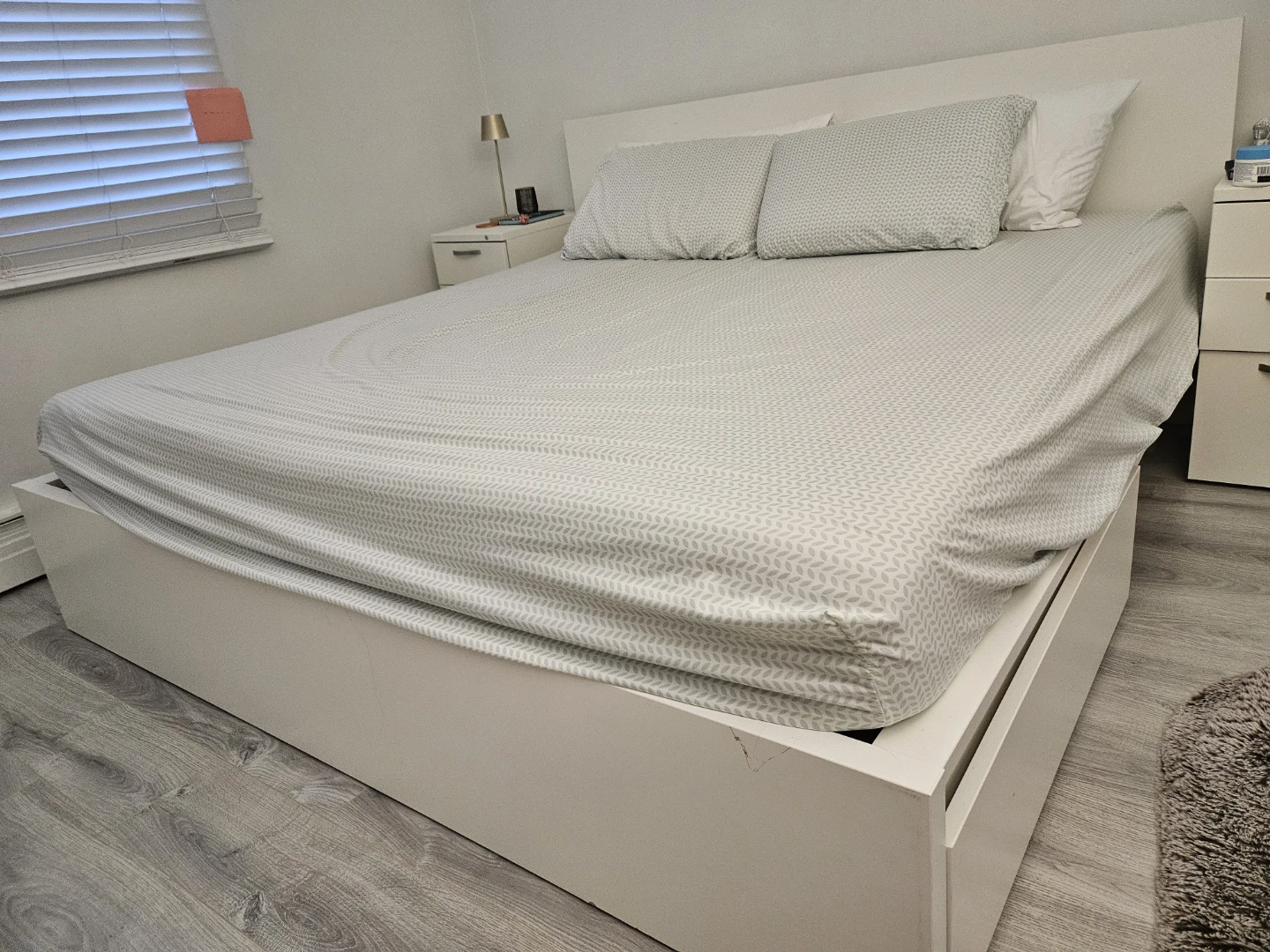 White king Bed Frame+Mattress - photo 2