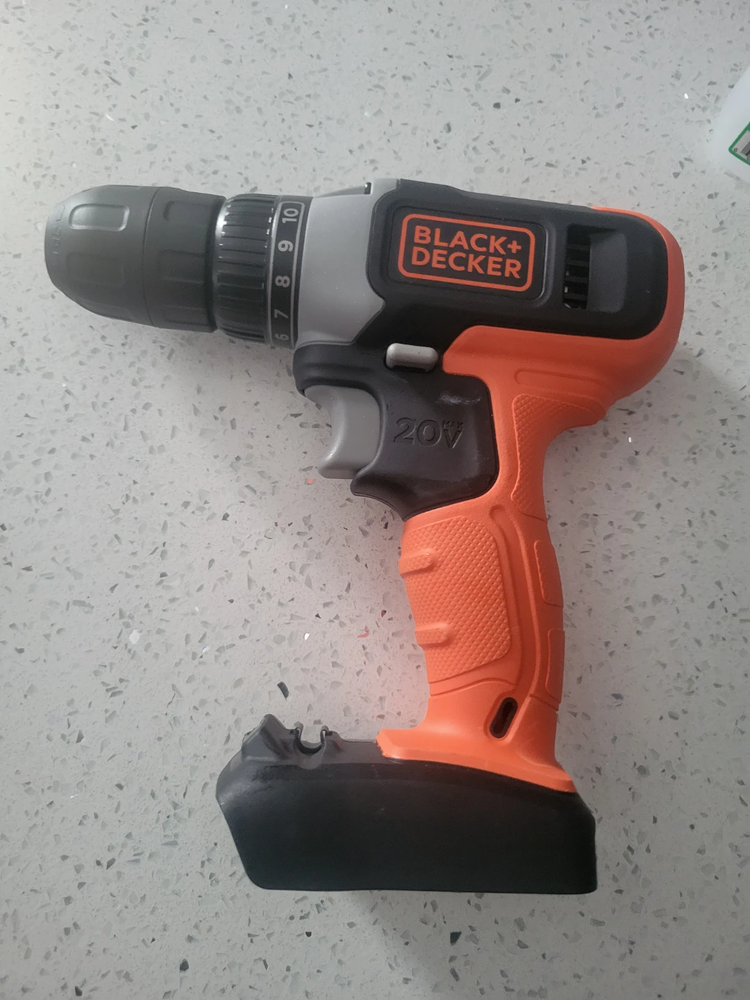 BLACK AND DECKER 20 VOLT DRILL  TOOL ONLY
