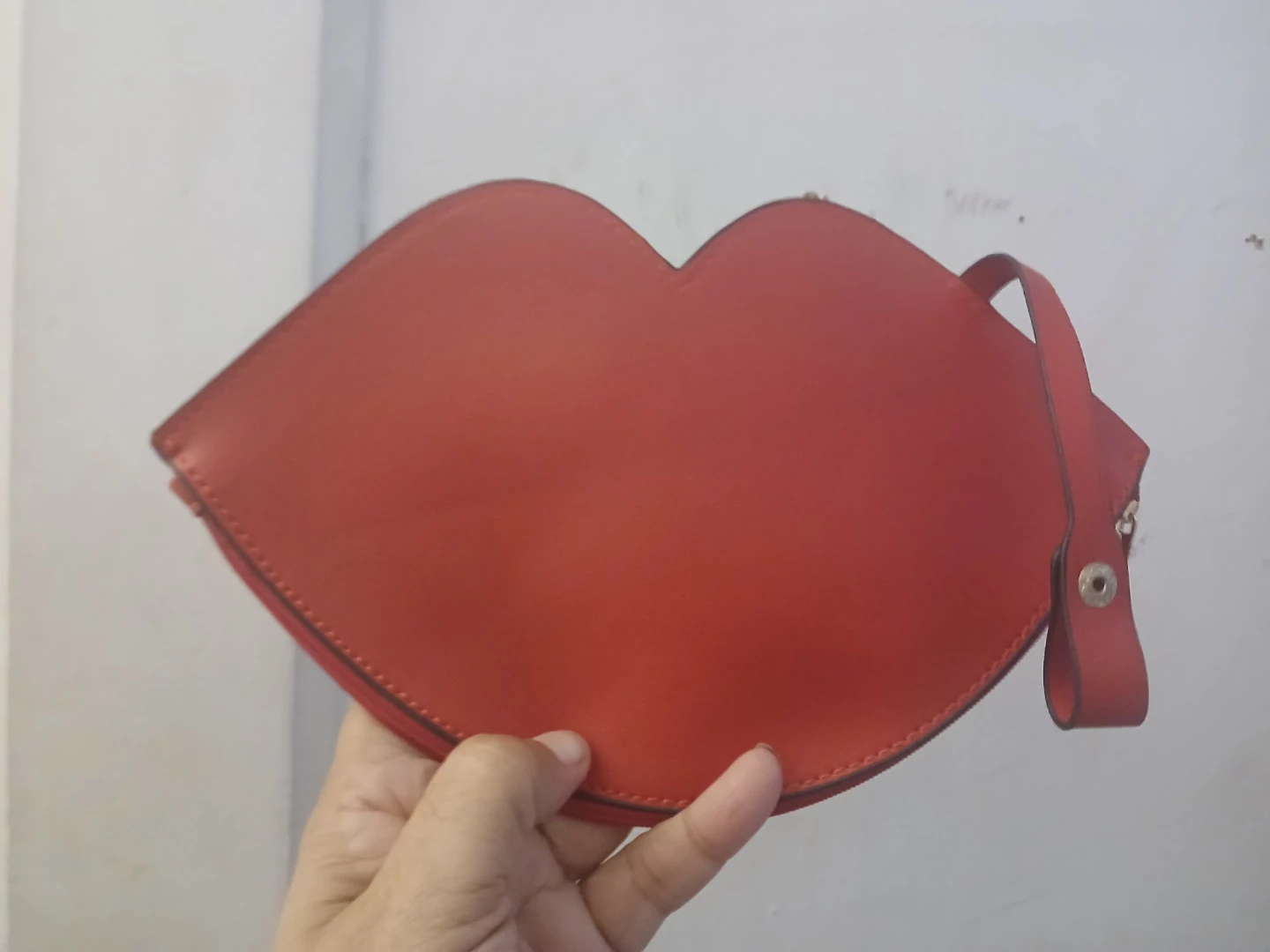 Lip Shaped Clutch Purse - photo 2