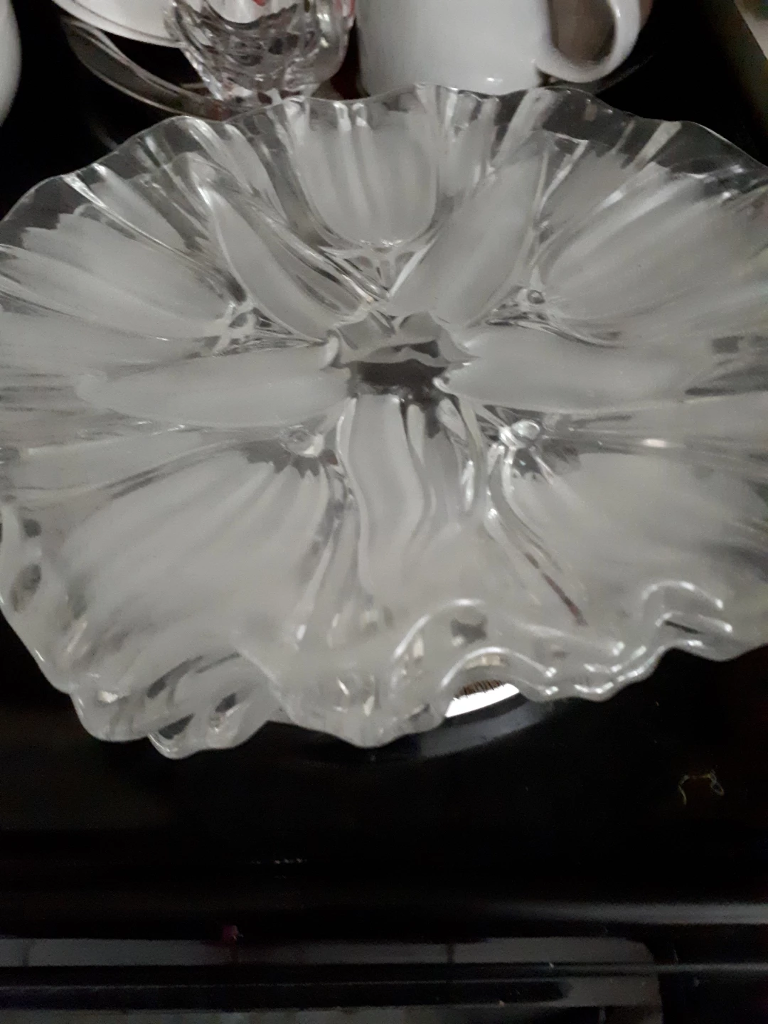 3 Clear Glass Serving small Dish with Floral Design - photo 2