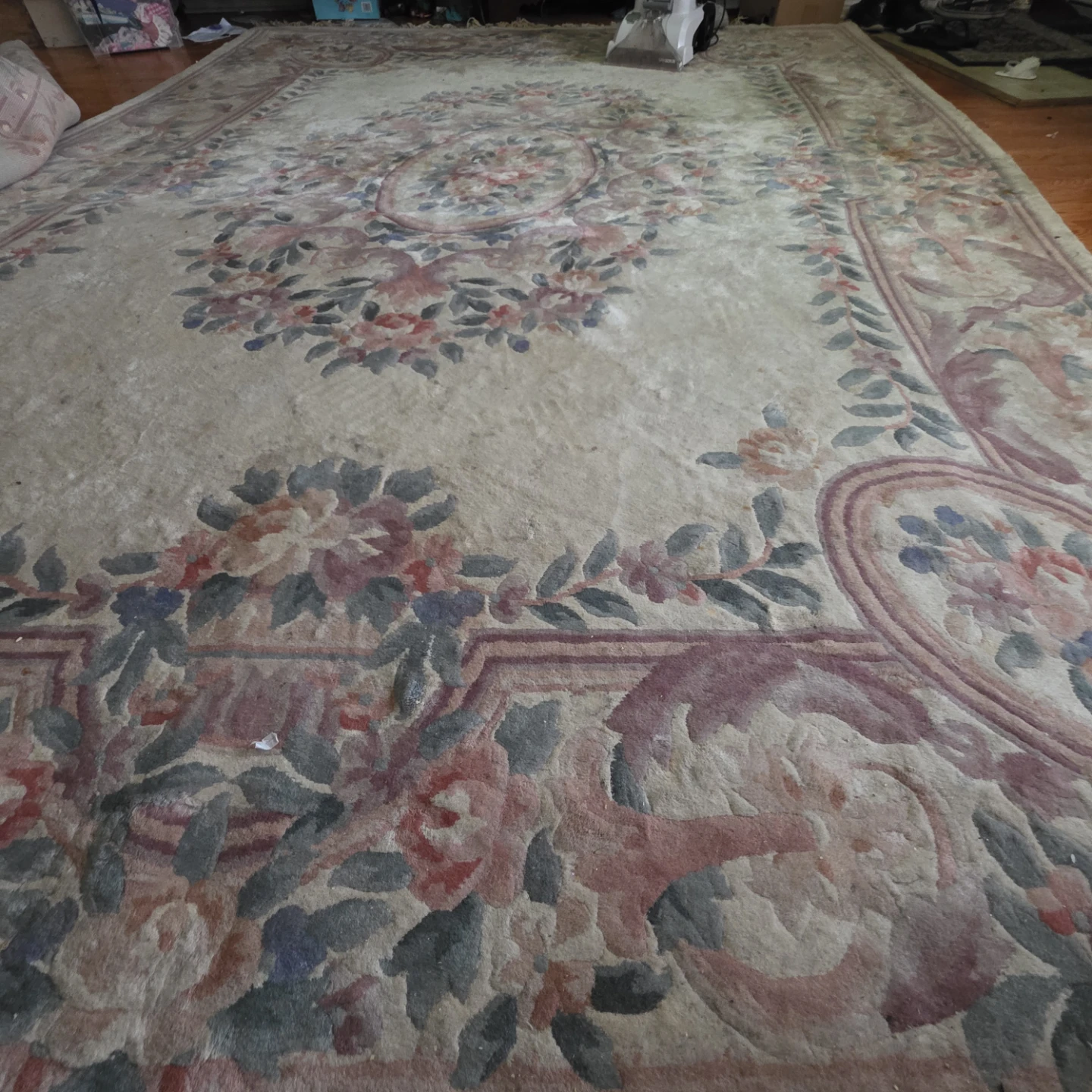 Vintage wool area rug hand tufted 8×11