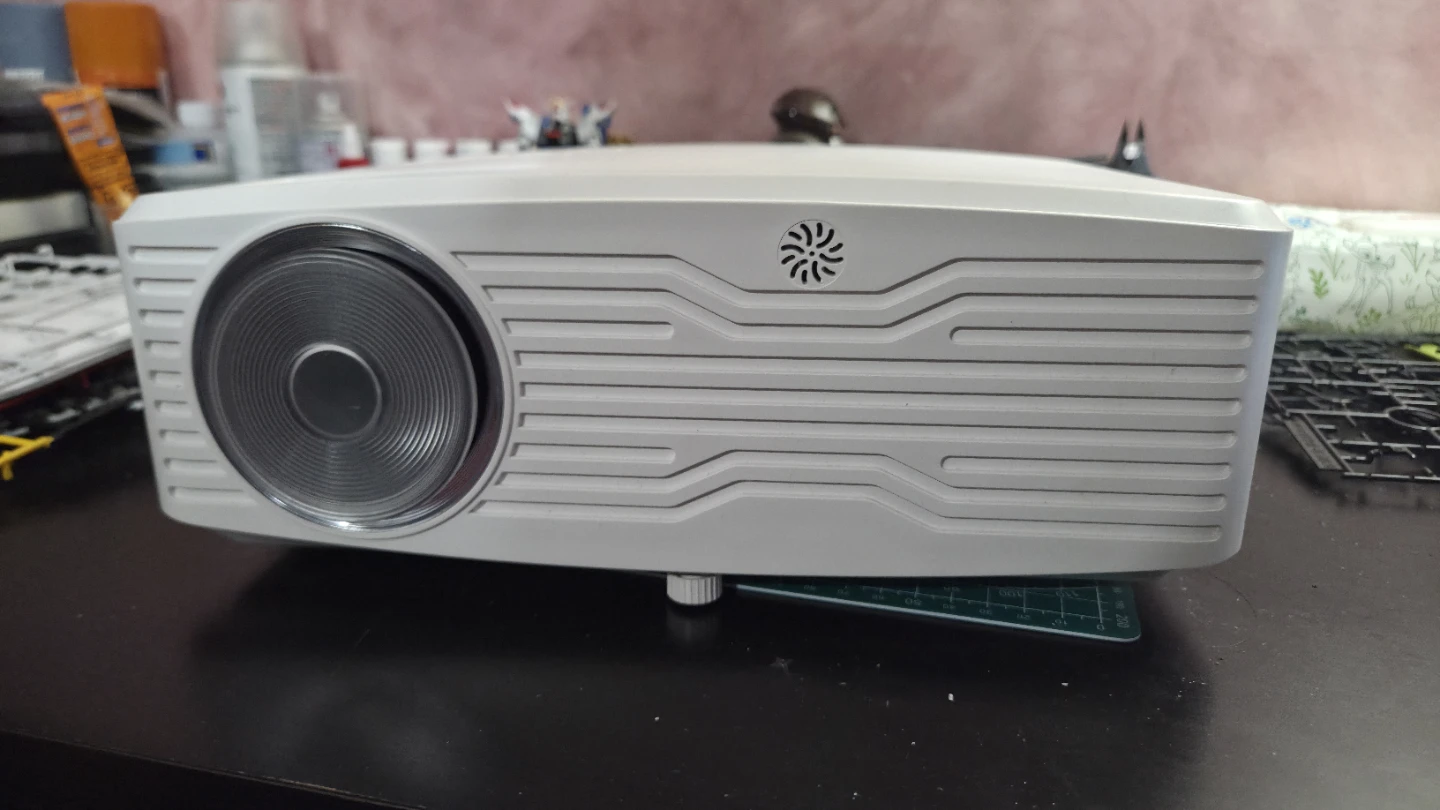 BRJ Professional AK-40 1080P Projector - photo 2