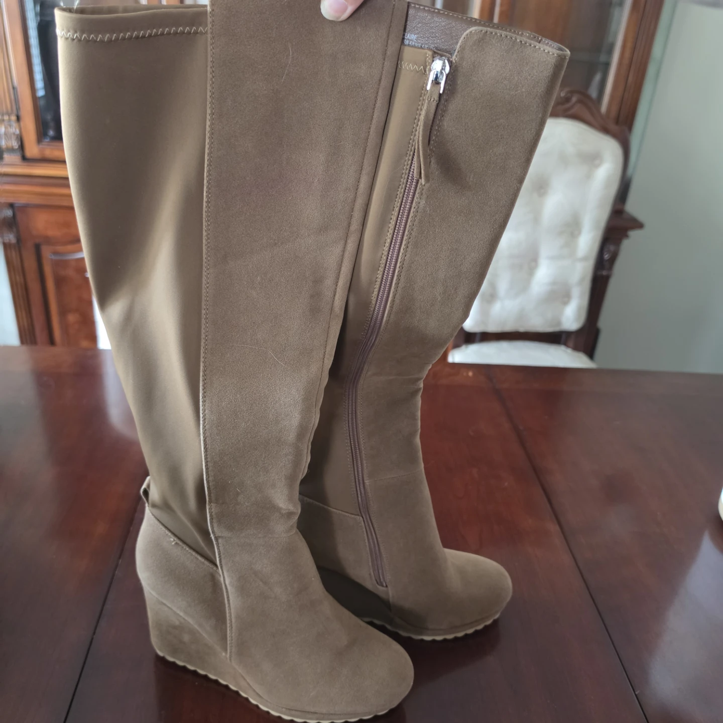BRAND NEW Claire Wedge Boots Size 8.5 - photo 2