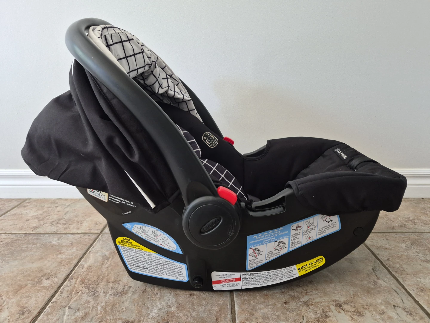 Graco SnugRide 35LX Infant Car Seat + TWO Bases — $250 - photo 4