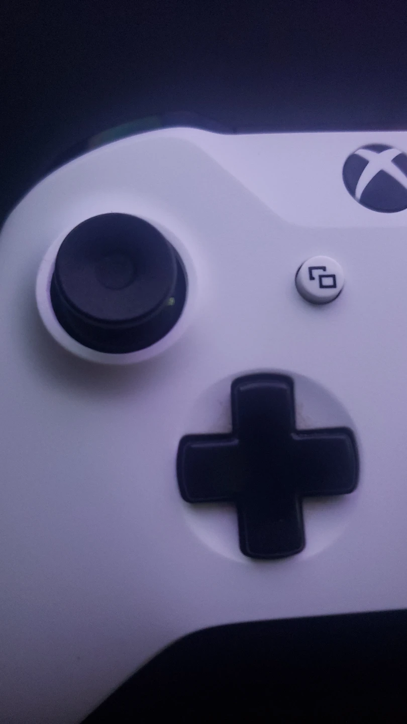 White Xbox Wireless Controller - photo 4