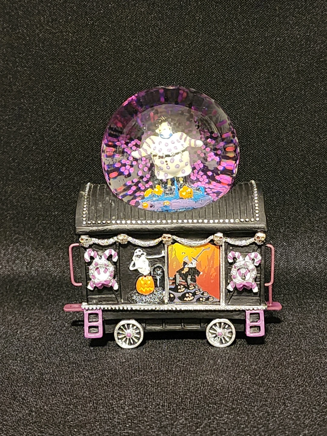 Part 2: DISNEY'S GLITTER GLOBE TRAINS-$70CAD EACH - photo 5