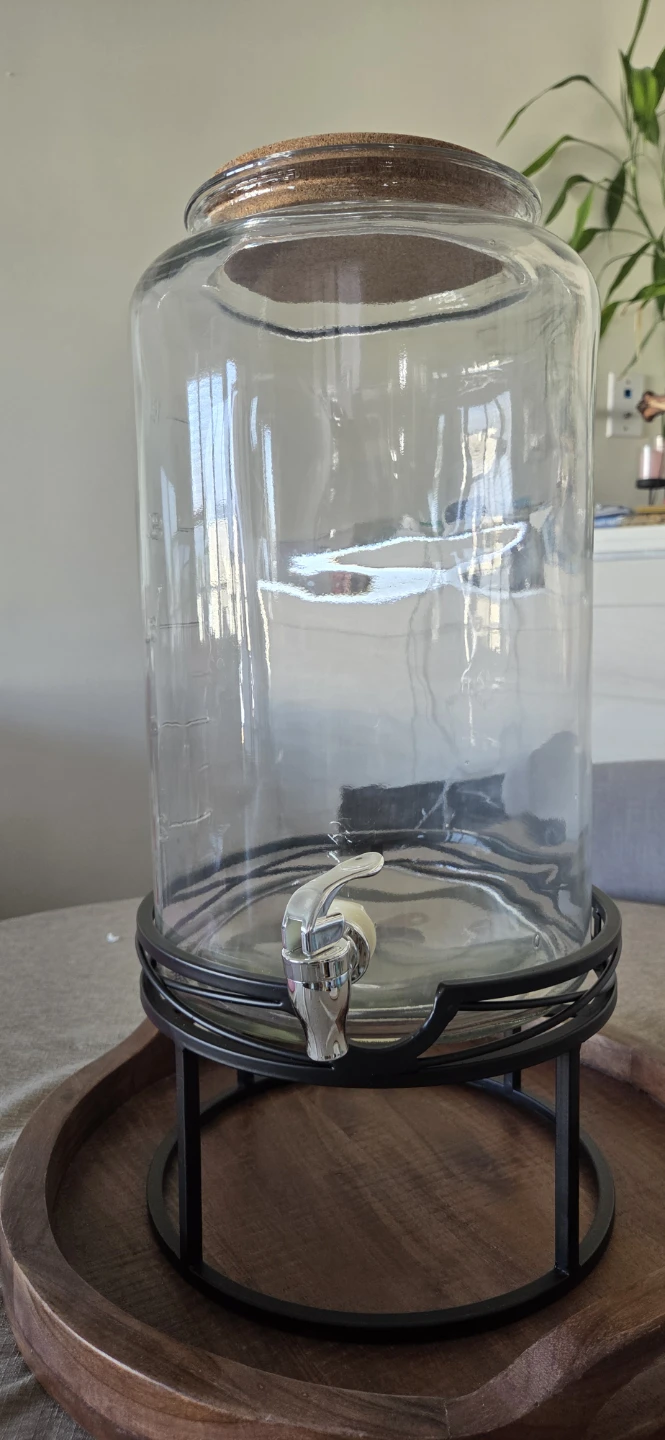 Brverage dispenser