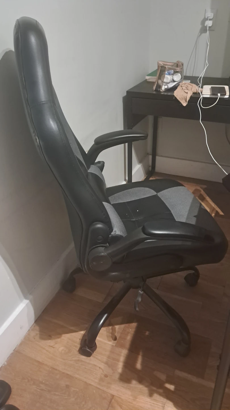 Black Gaming Chair - photo 4