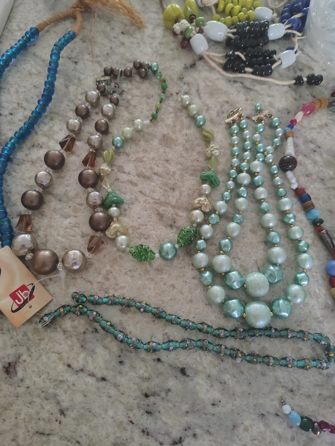 Assorted Vintage Beads *LOT* - photo 2
