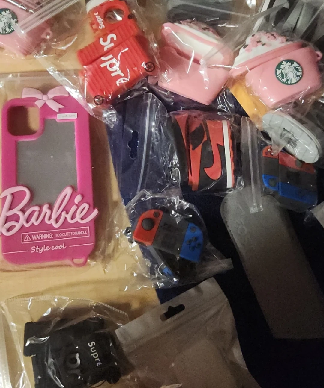 Ear phone  cases phone cases - photo 2