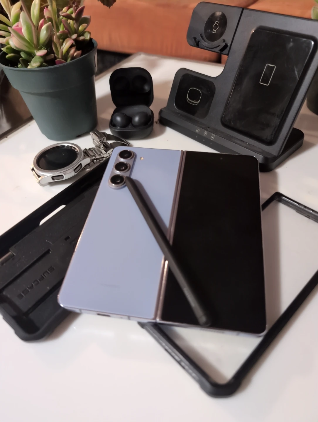 Z Fold5 Kit w/S Pen Watch6 Classic Buds2 Pro Dock - photo 2