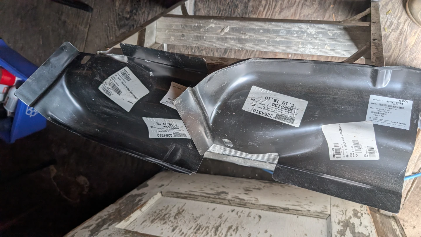 Pair of Ford F-150 Cab Corner - photo 2