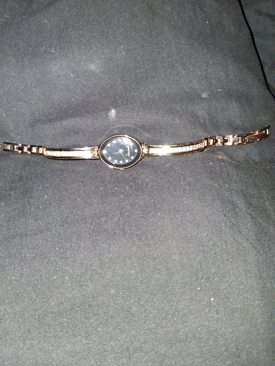 Cynthia Rowley purse and woman's armitron watch - photo 4