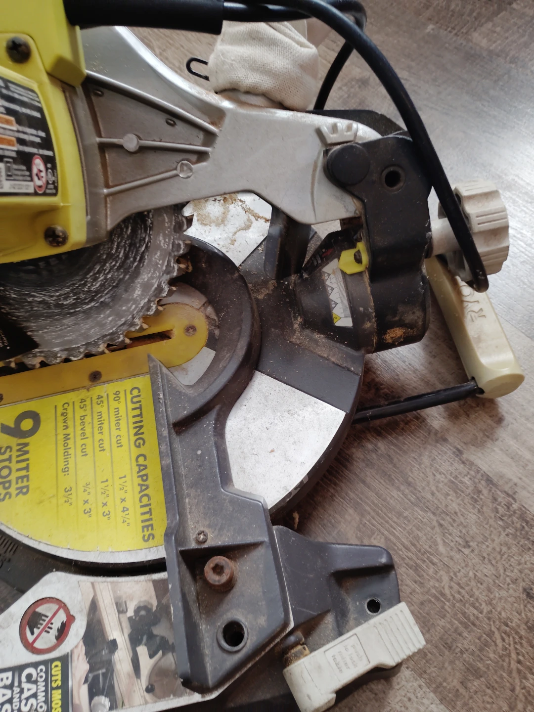 Ryobi Compound Miter Saw 7 1/4 inch Blade - photo 4