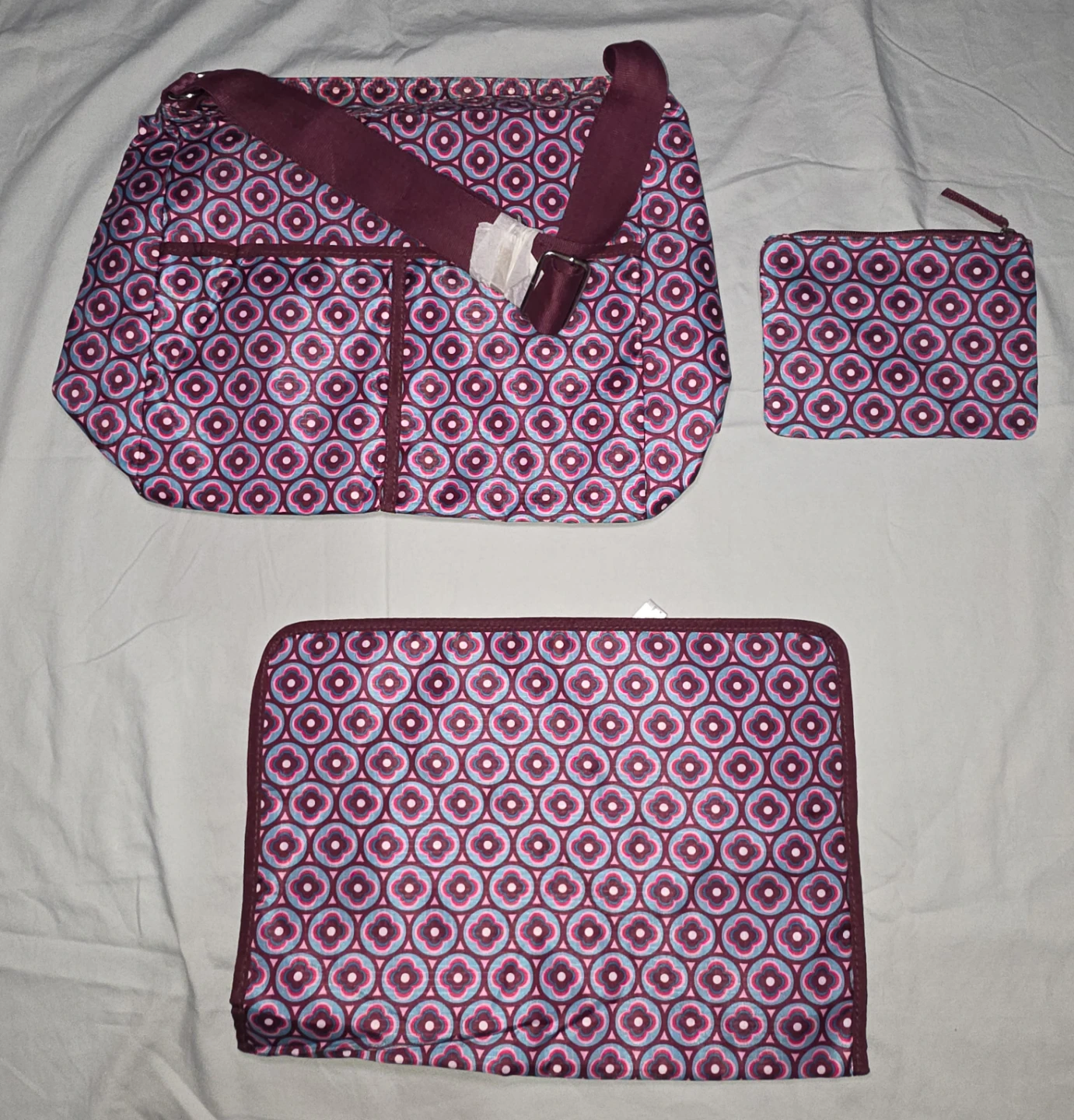 3 Piece Diaper Bag Set- Bag, Changing Mat and Small Purse - photo 4