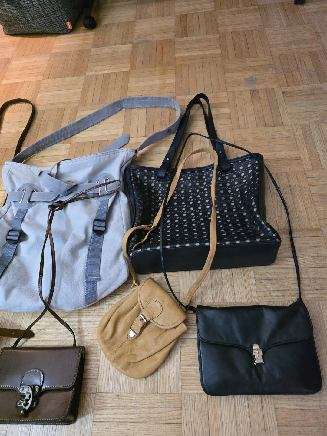 Purses & bags $2.00 each - photo 3
