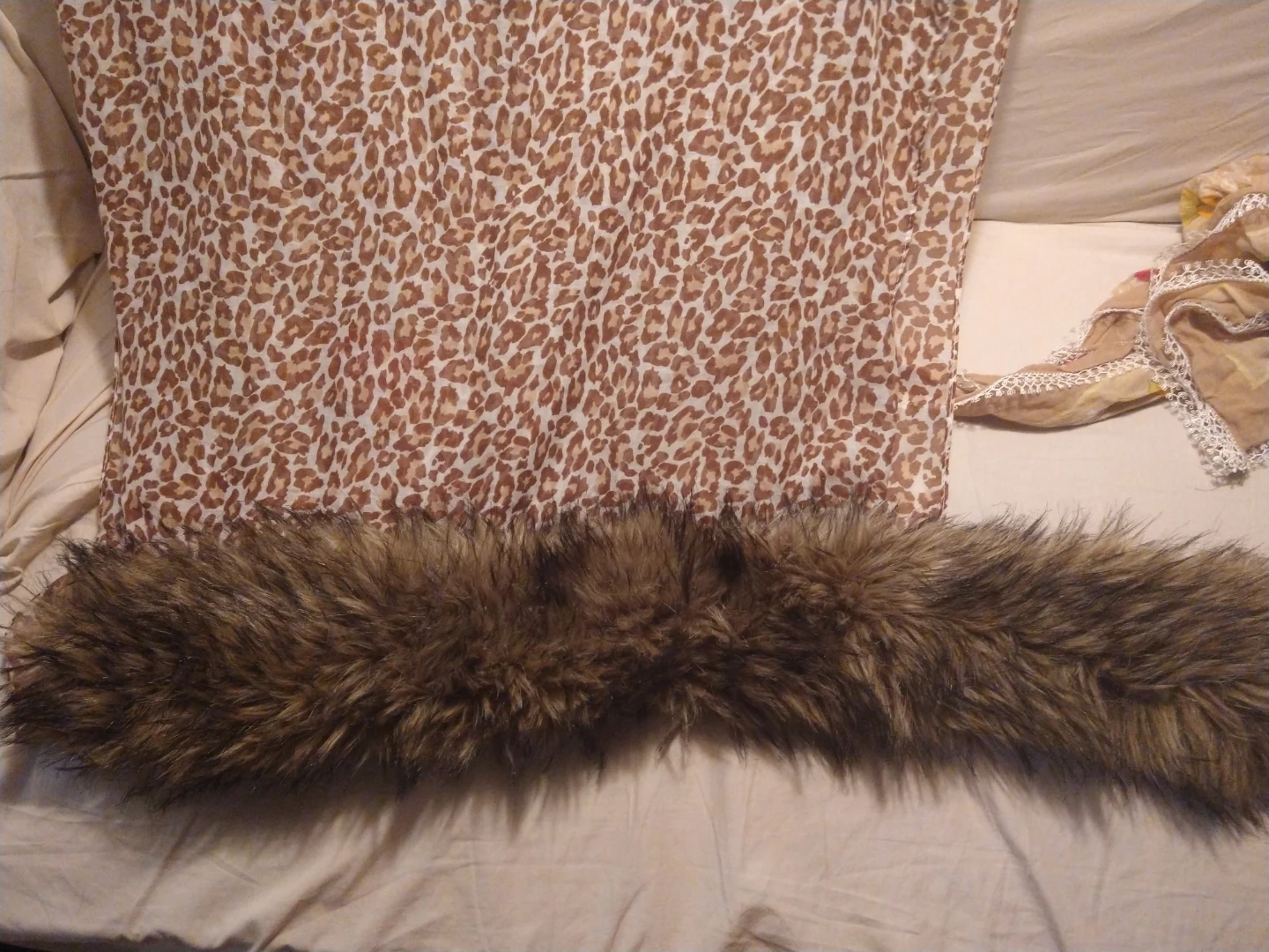 Designer head scarves and faux fur hood collar - photo 5