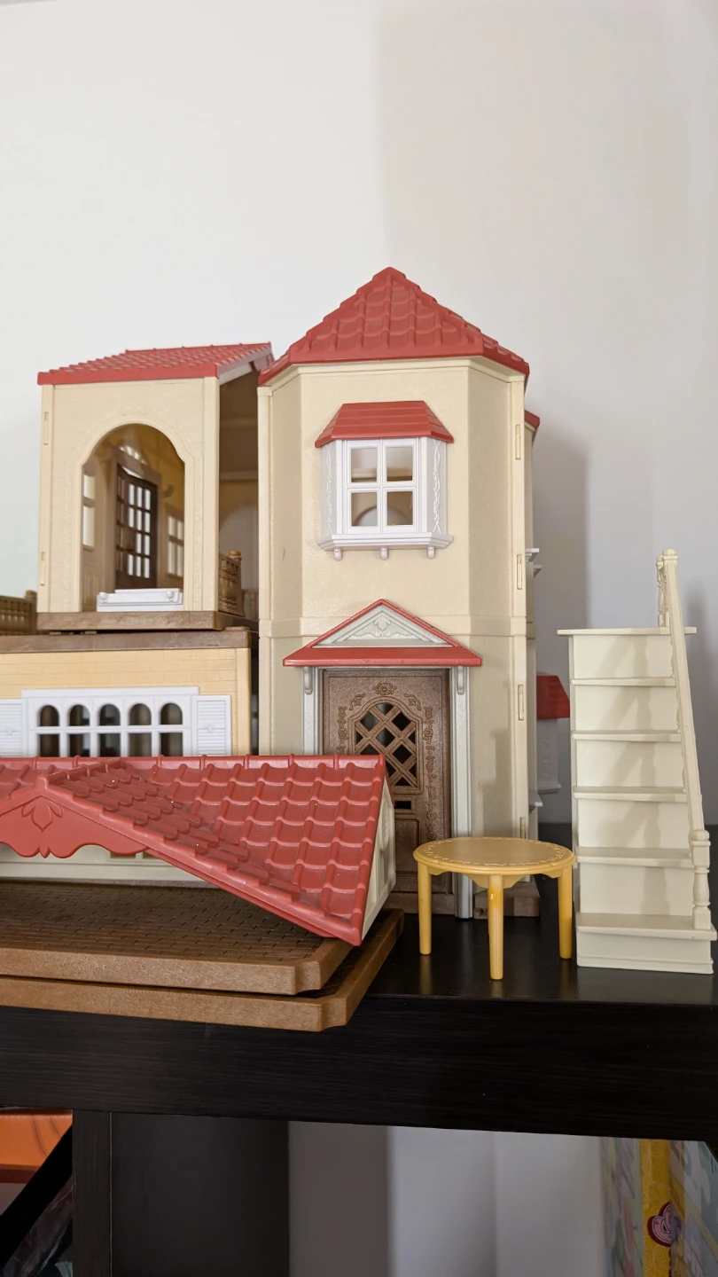 Calico Critters Red Roof Cozy Cottage doll house - photo 3