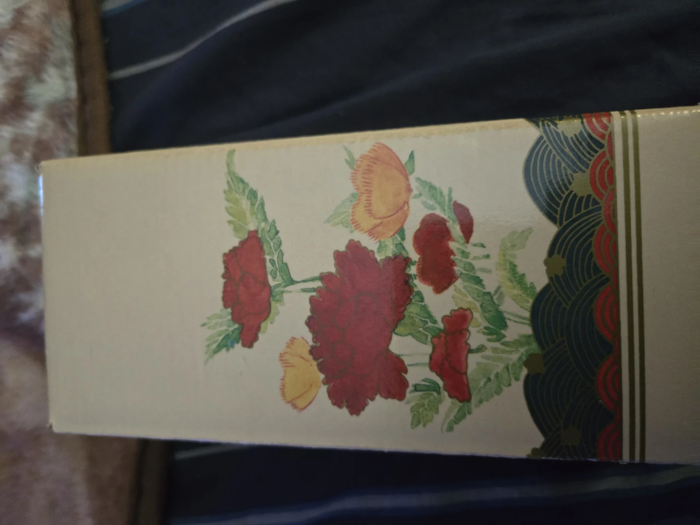 AVON IMARI EXTRAORDINAIRE VASE
