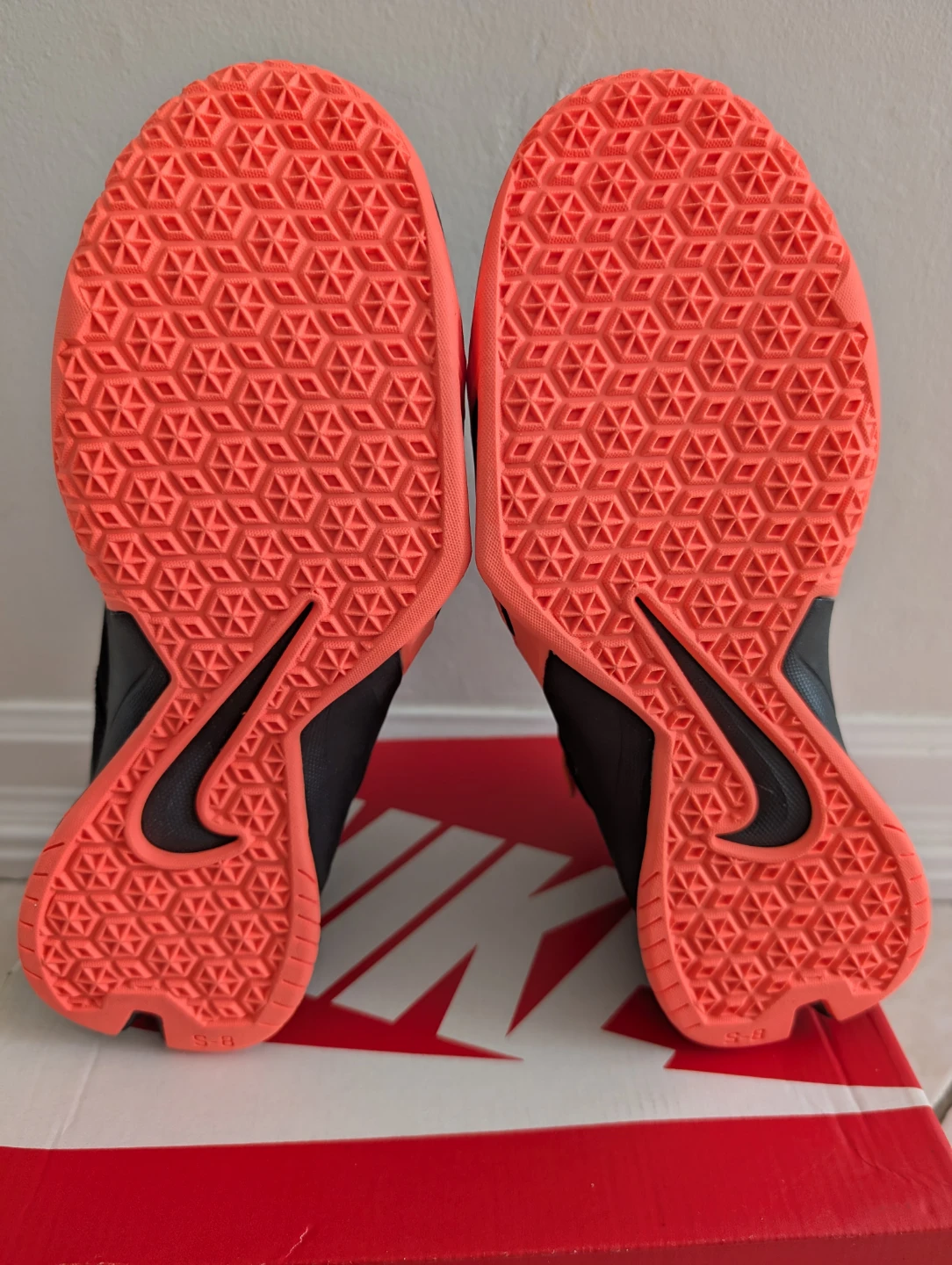 Nike Zoom Lebron Soldier 8 (Punch) Size 6Y - photo 4