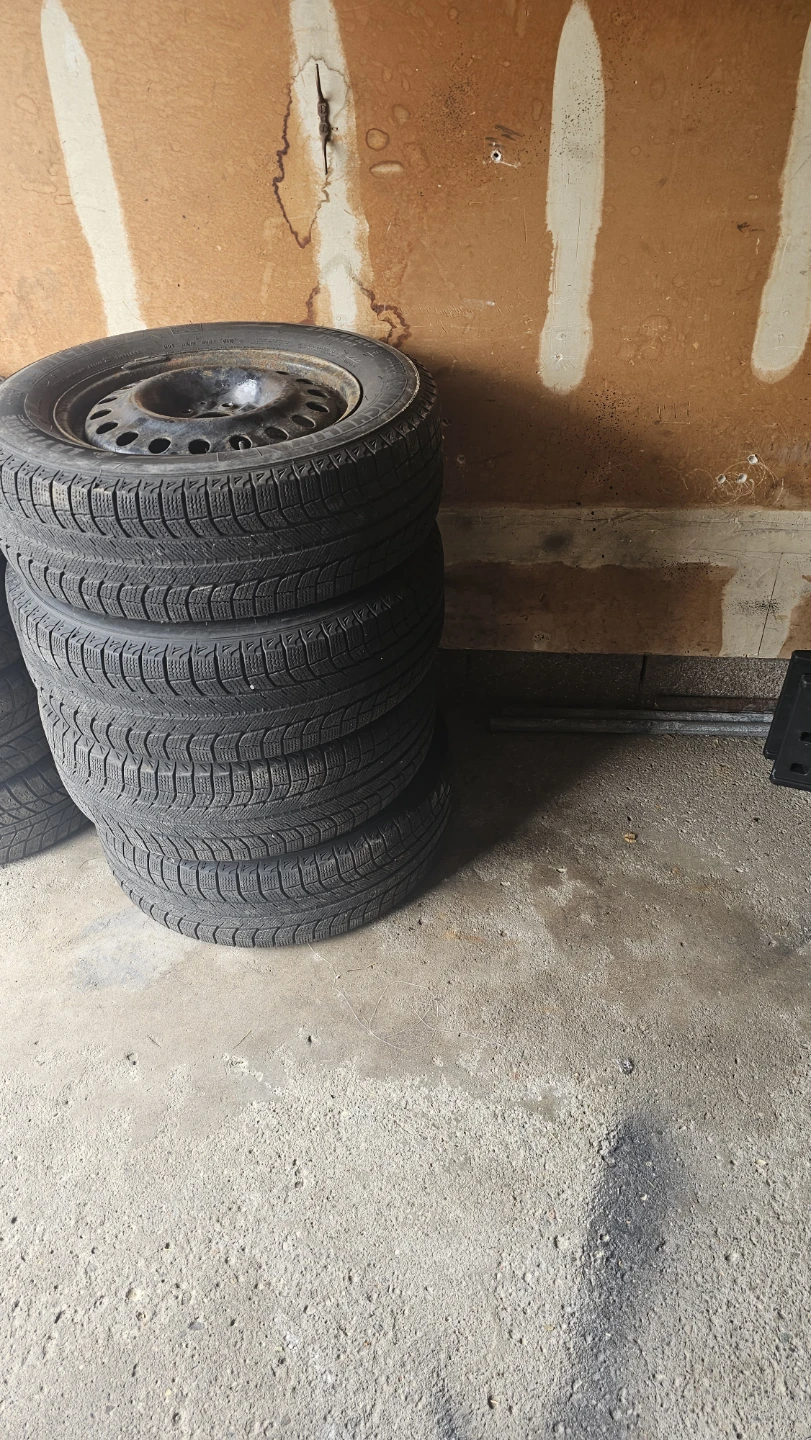 Four Michelin Winter Tires on Rims 235/65/R17