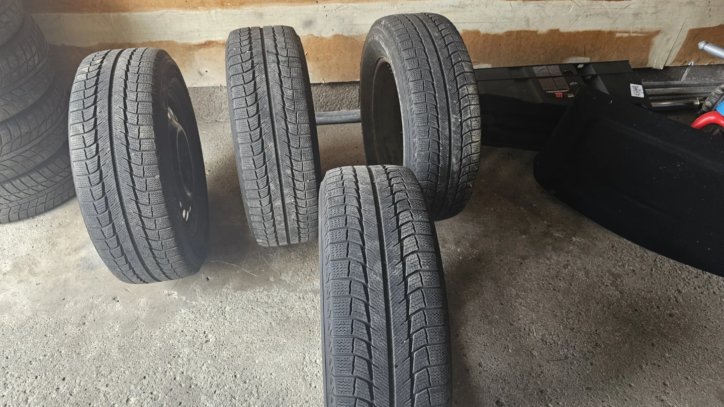 Four Michelin Winter Tires on Rims 235/65/R17 - photo 3