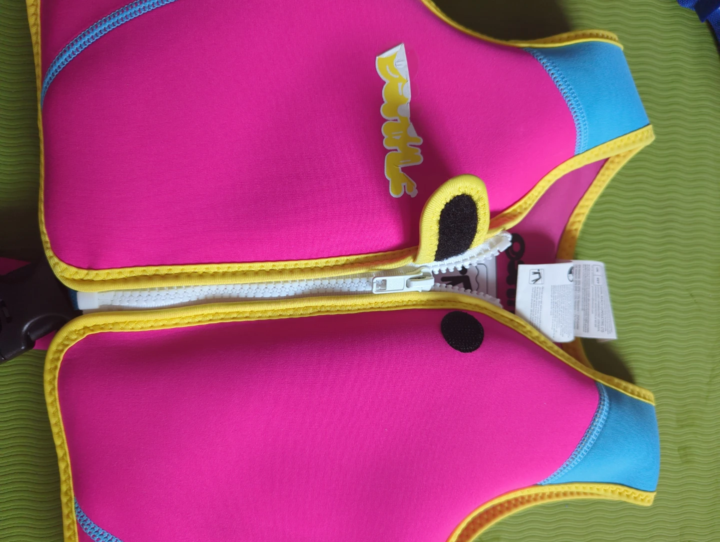 Brand New!! OshKosh Swim Vest - Pink Blue Yellow - 15-25 kg - photo 2