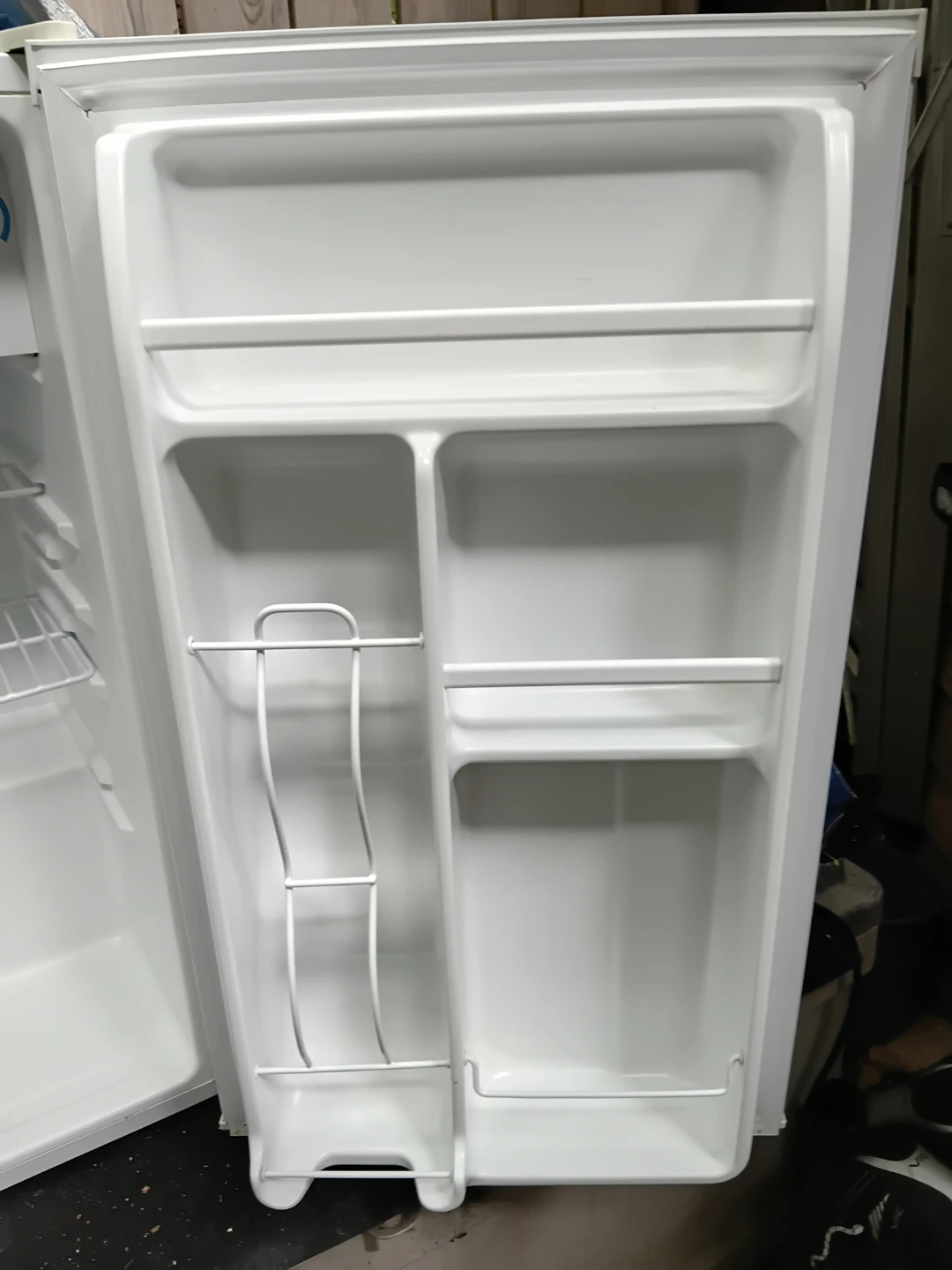 Danby Compact White Mini Fridge - photo 3