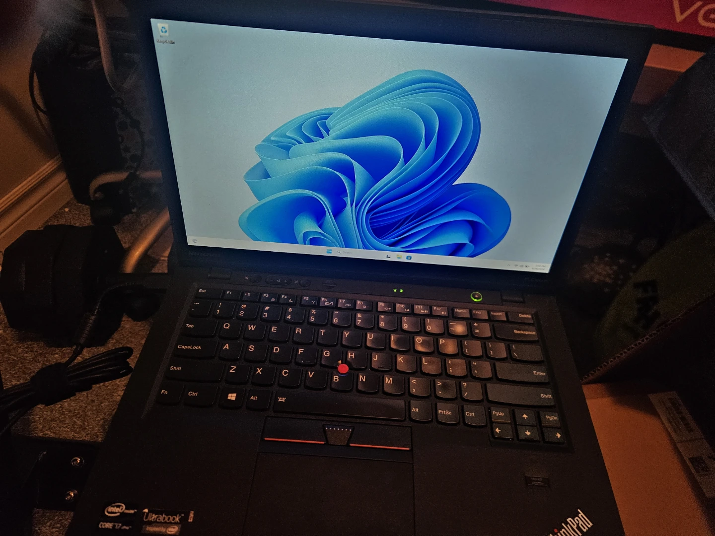 Lenovo ThinkPad carbon TOUCHSCREEN Laptop - photo 2