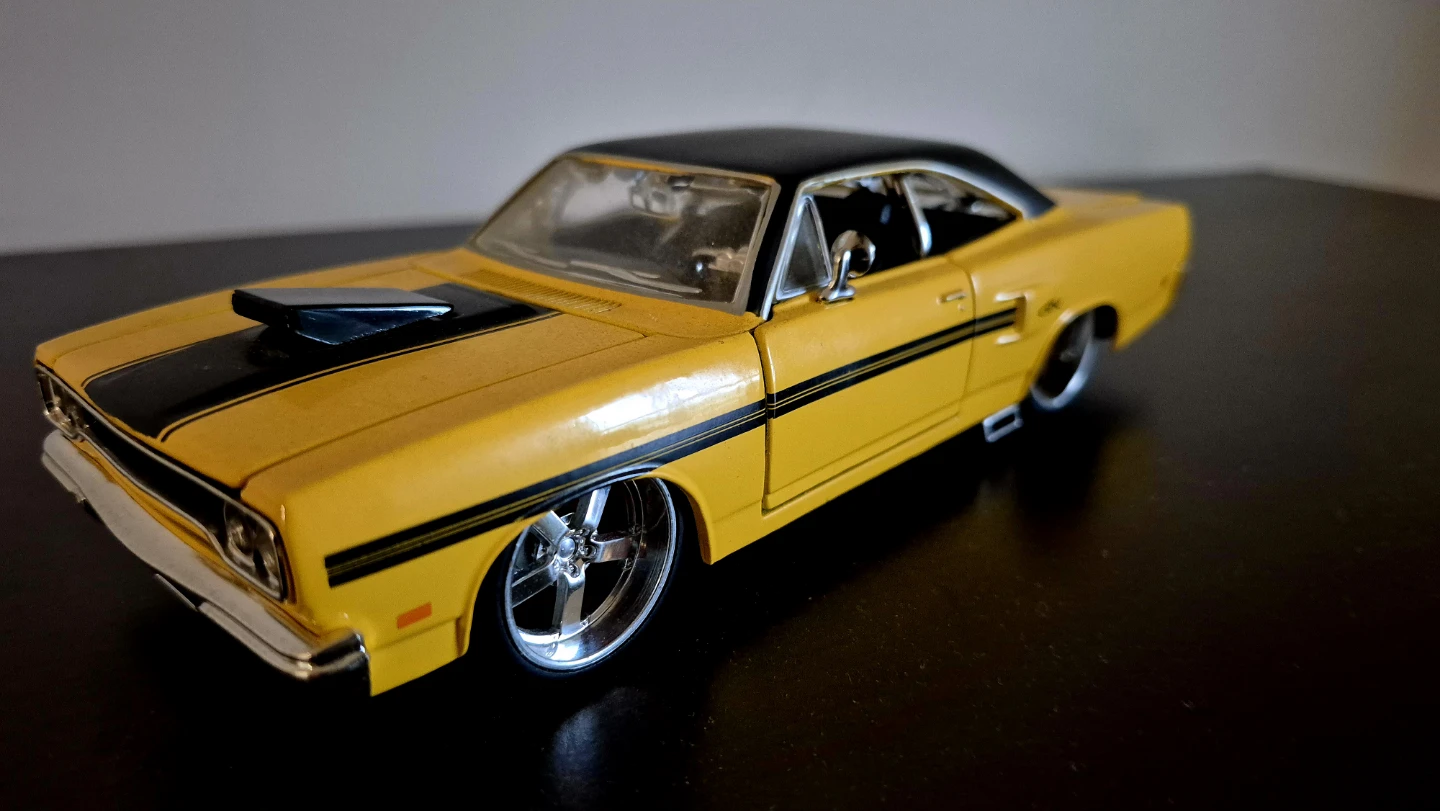 Collection of 6 Diecast Model Cars - photo 2
