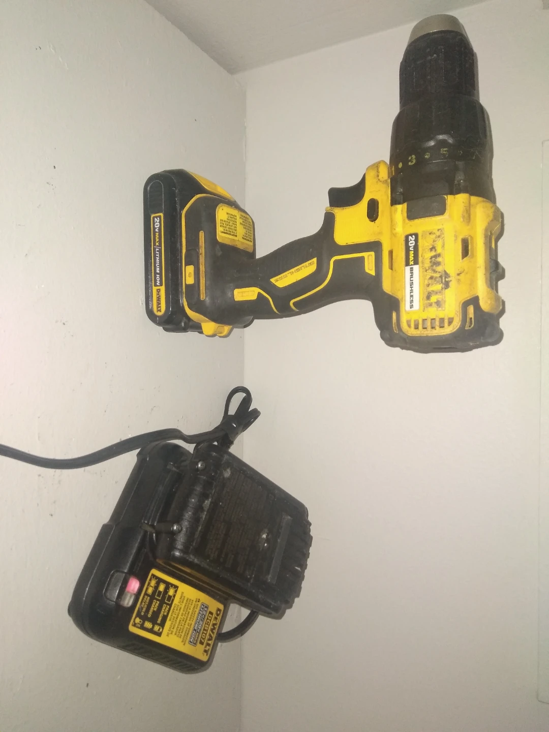 Dewalt DCD777! - photo 3