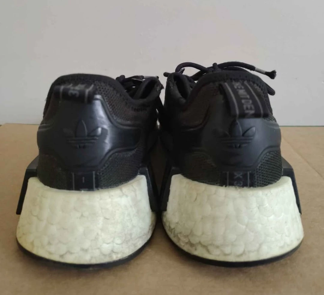 Adidas NMD R1 Triple Black – Size 5 US - photo 2