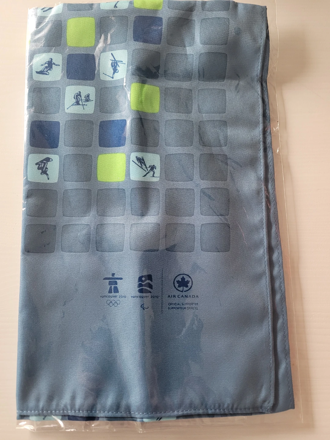 Vancouver 2010 Official Supporter Scarf