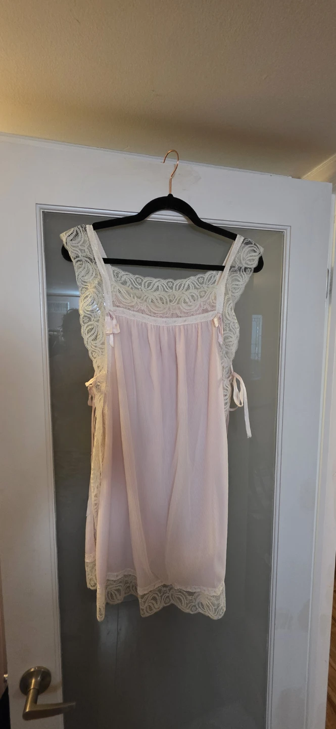 VINTAGE Pink Lace Babydoll Nightgown