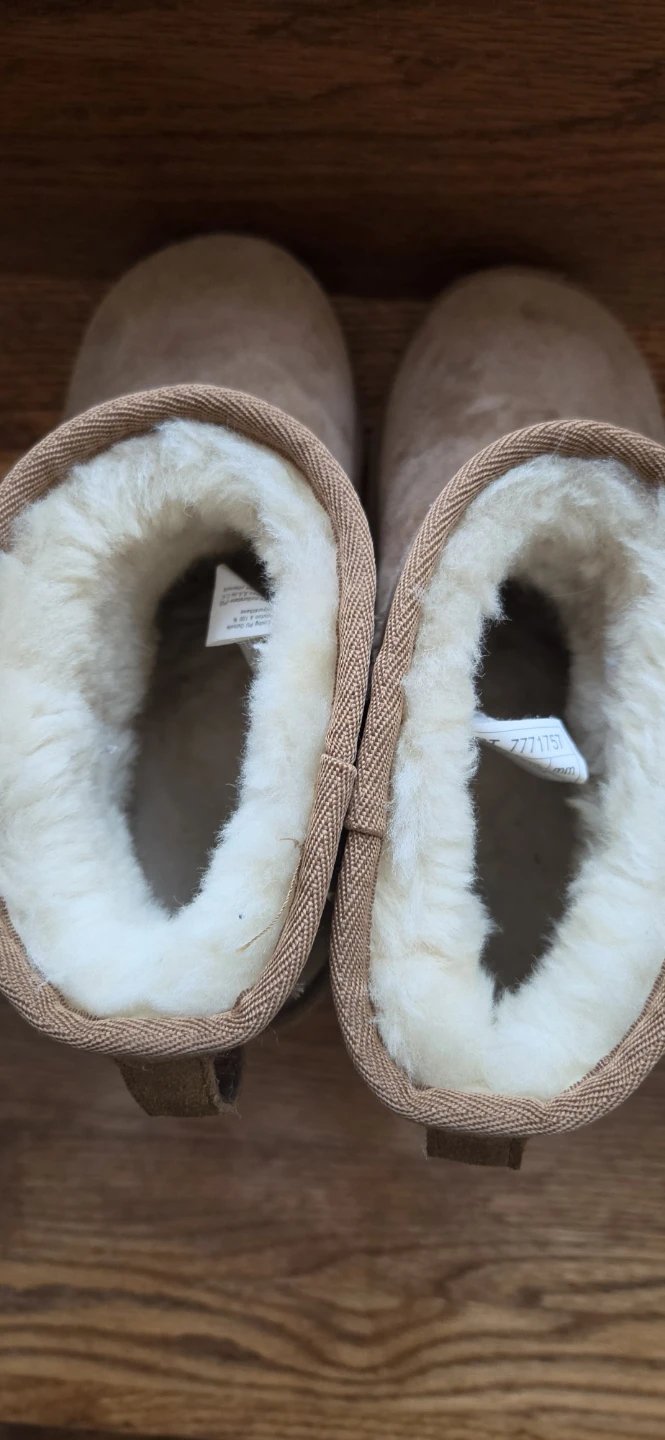 Tan Sheepskin Lined Booties, size 7 - photo 4