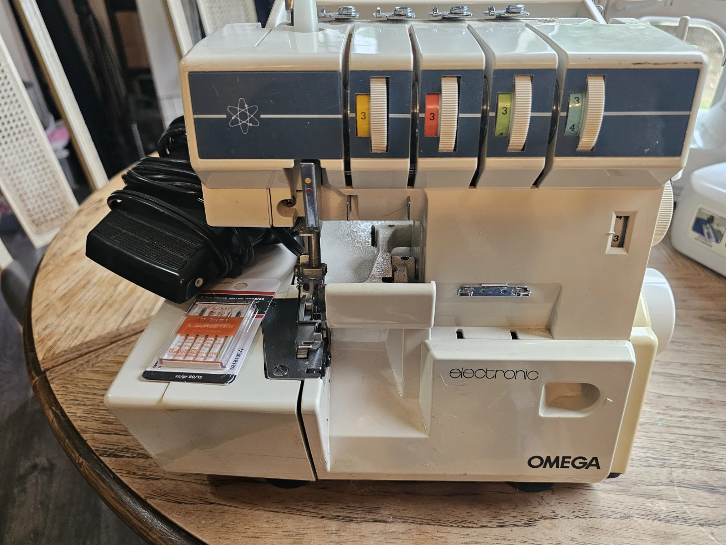 Omega Electronic Serger Sewing Machine