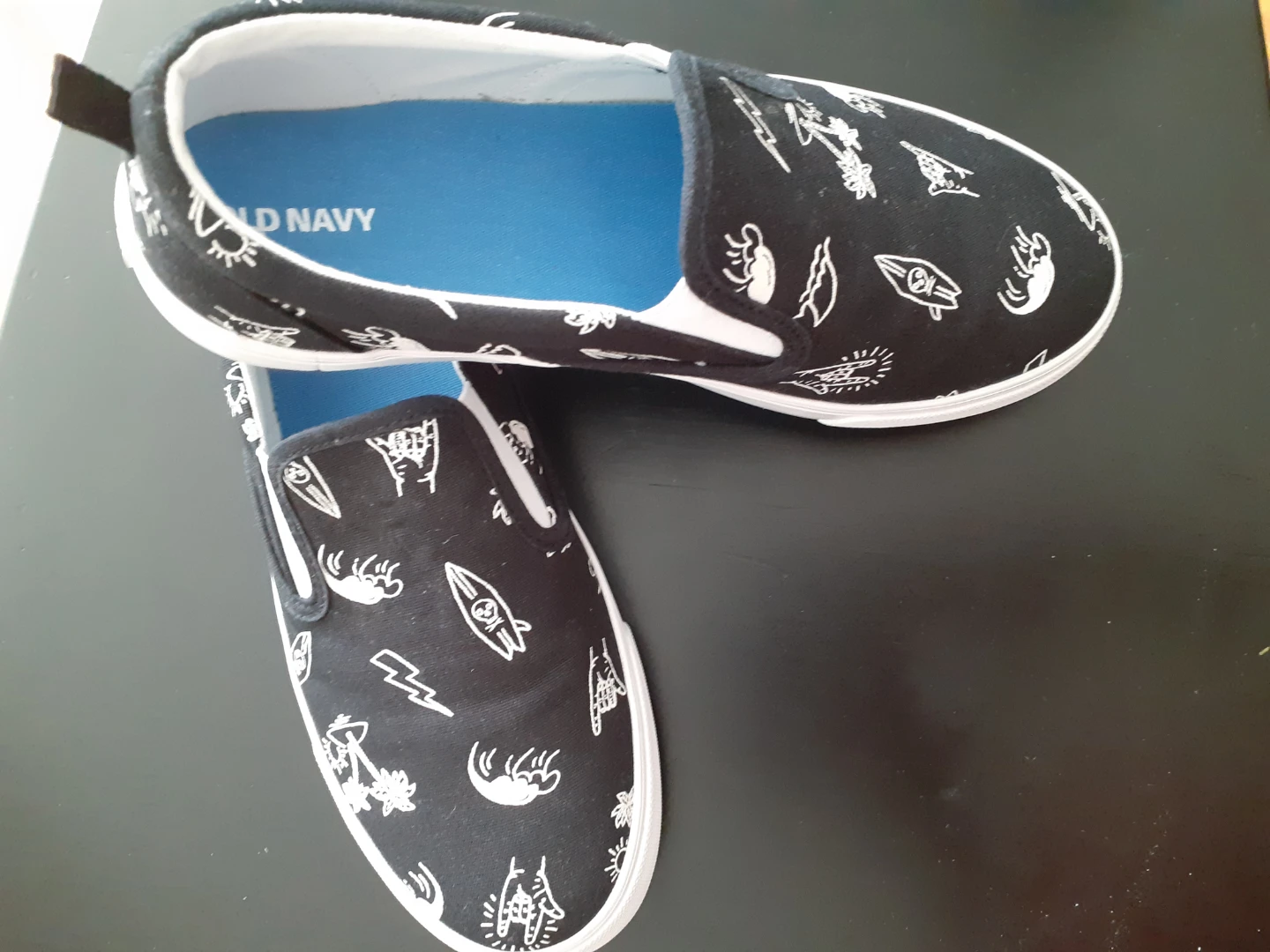 Old Navy Slip-On Shoes Black Graphic Size 6 - photo 2