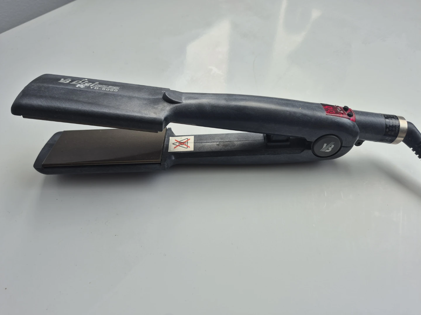 Vdigi YB-6000 Digital Magic Hair Straightener - photo 3