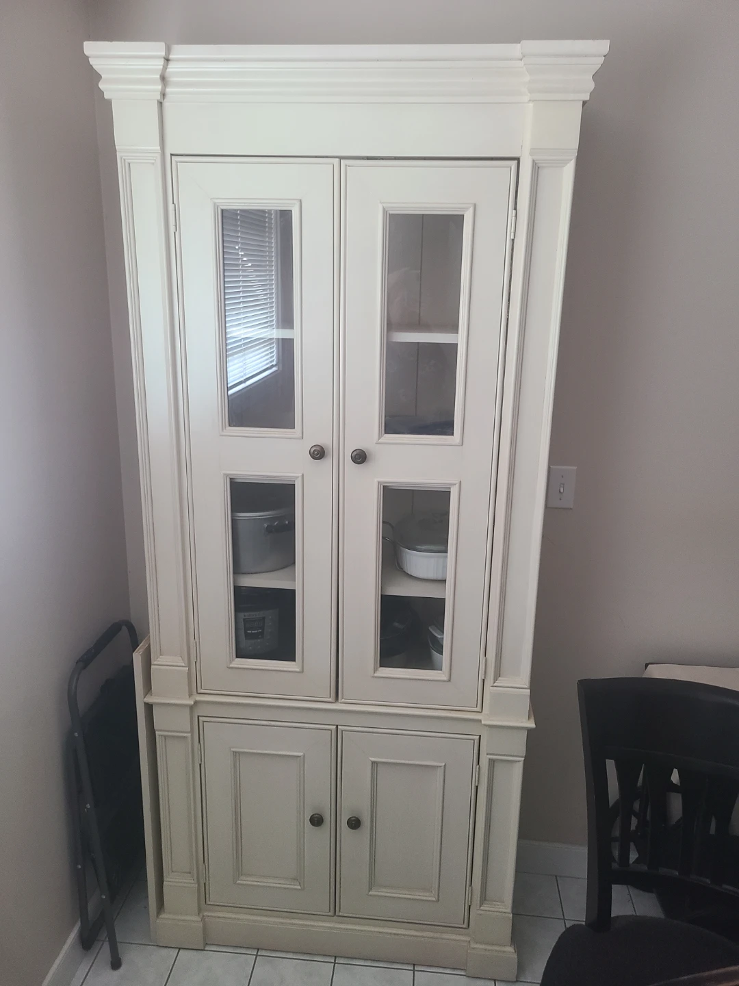 White Display Cabinet with Glass Doors