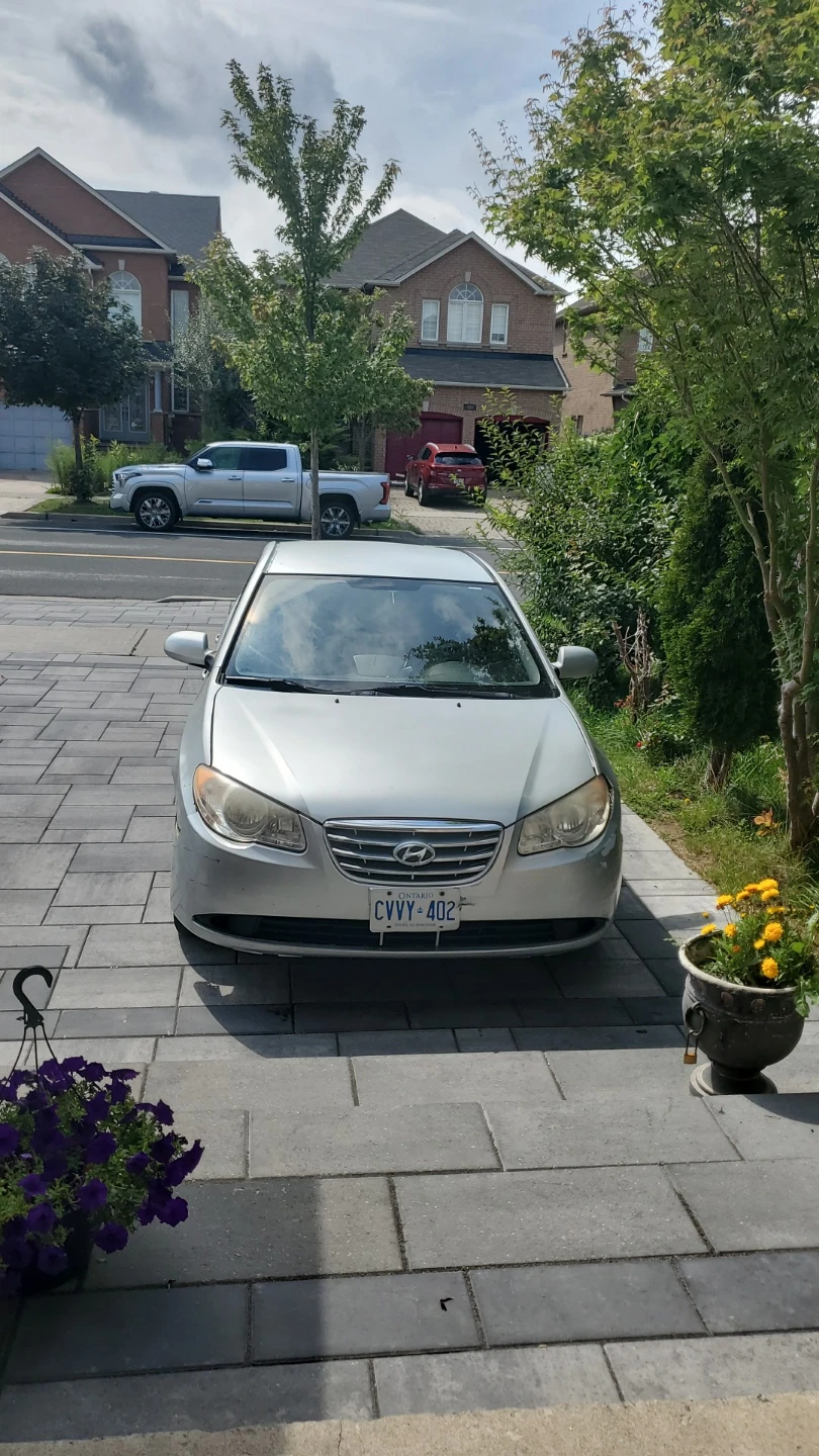 Silver Hyundai Elantra Sedan - photo 4