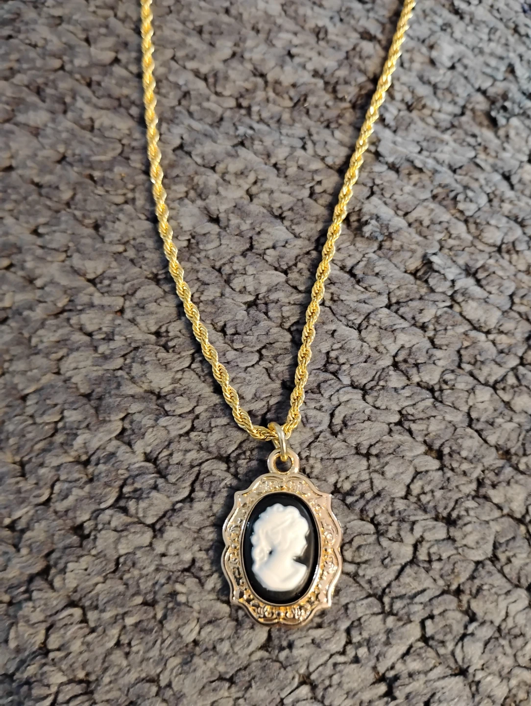 Gold Cameo Necklace - photo 2
