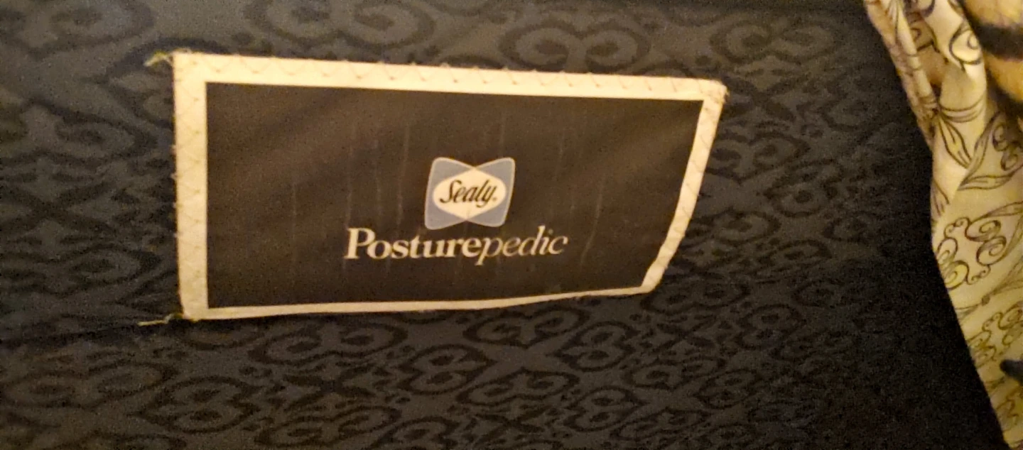 Sealy Posturepedic Mattress double
