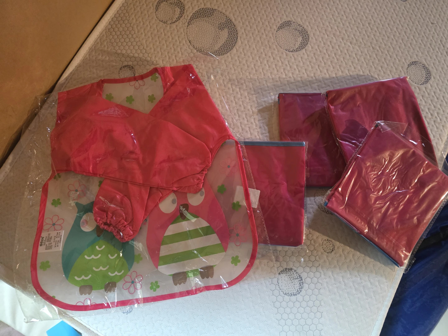 Baby Bibs and Aprons Set - photo 2