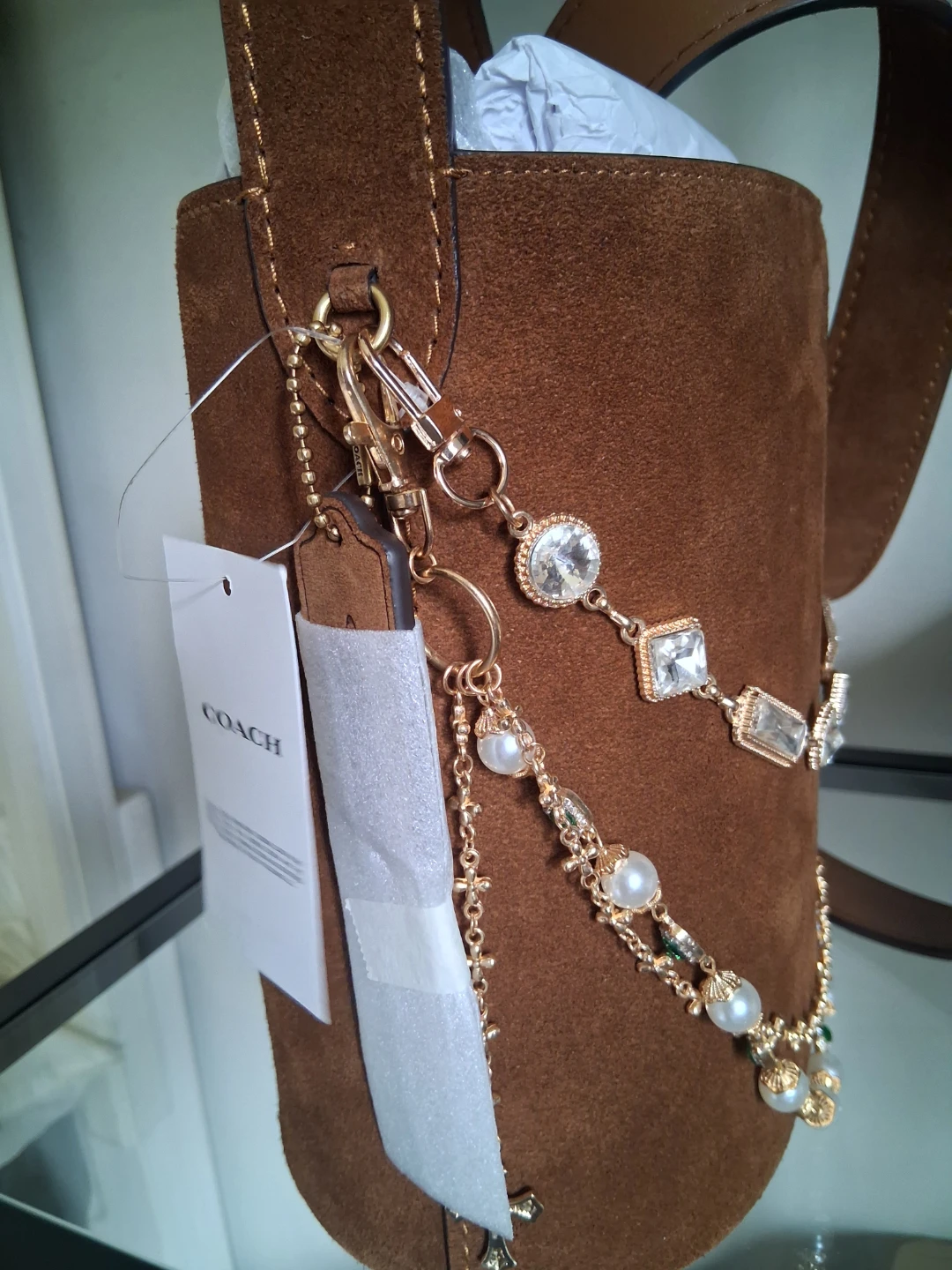 Coach bleeker bucket bag in suede with charms - photo 2