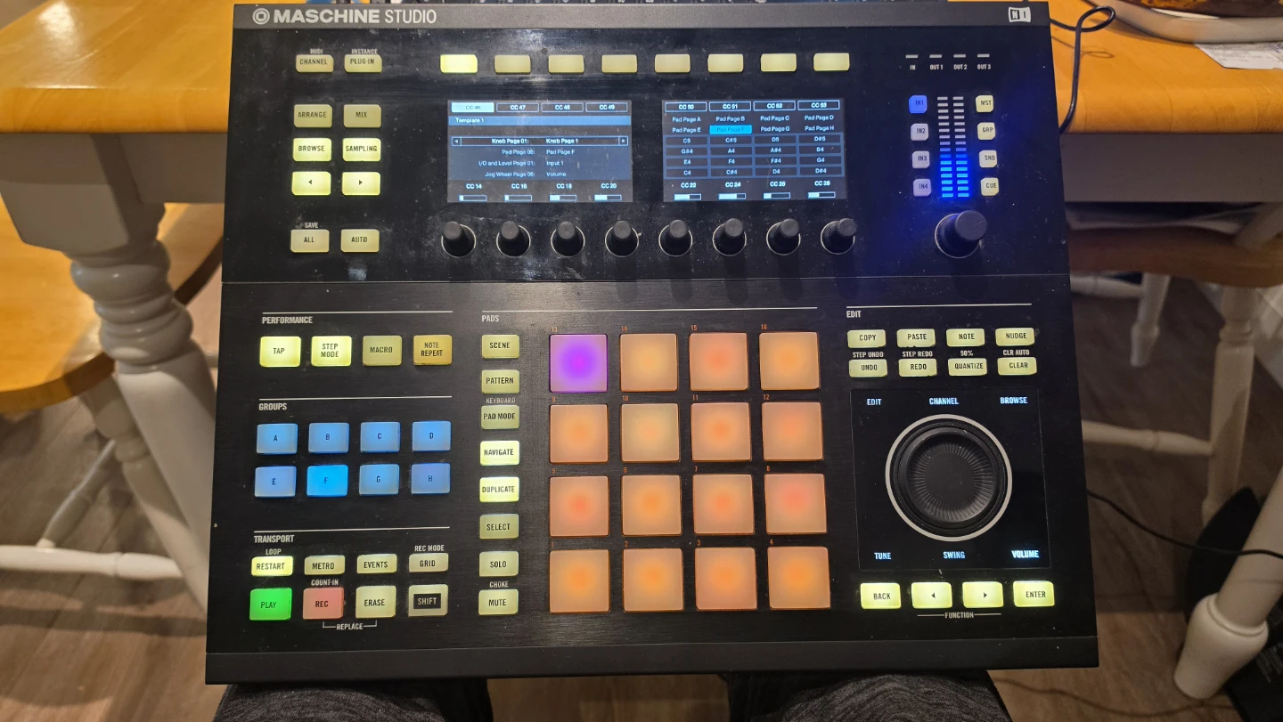 Native Instruments Maschine Studio - photo 2