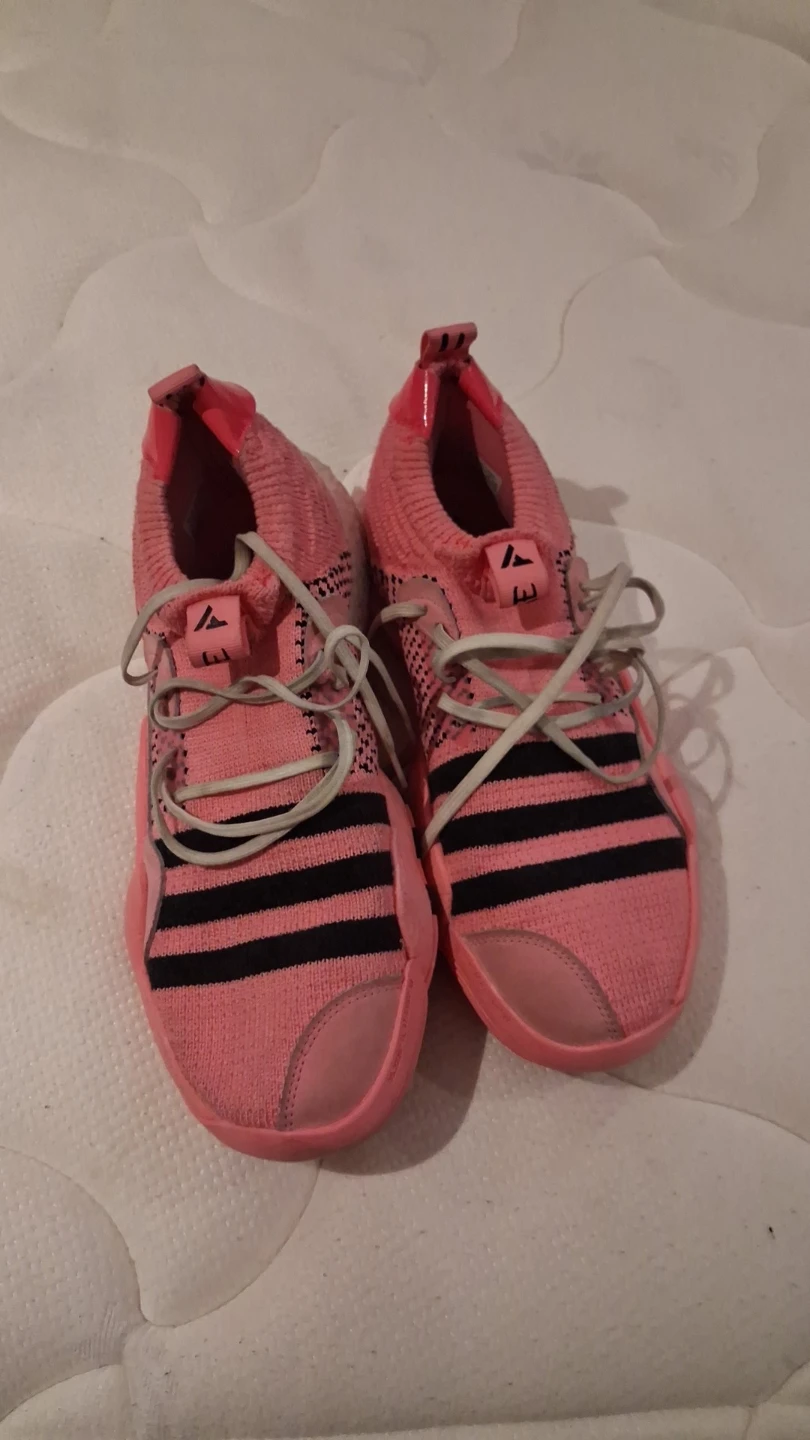 Trae young pink shoes