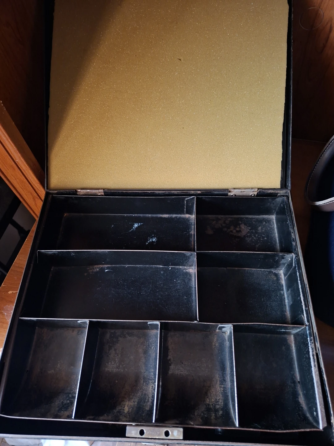 Antique Mid Century Heavy The Weilink Mfg. Co. Cash Box - photo 3